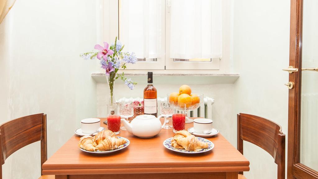 Apartamento Domus Minervae Roma Habitación foto